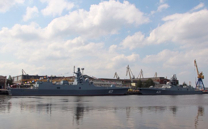 Project 22350 frigates Admiral Gorshkov and Admiral Kasatonov in the basin of Severnaya Verf shipyard